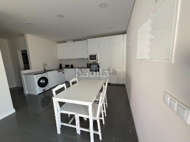 Arrendamento de apartamento T2 na Rua 1º de Dezembro, 9