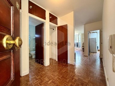 Arrendamento de apartamento T2 na Rua Poeta Bocage, 3