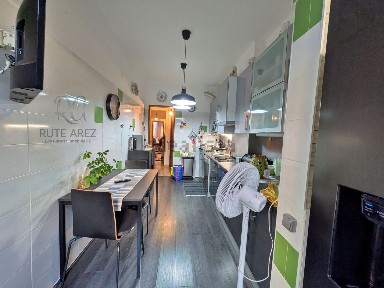 Arrendamento de apartamento T3 na Rua Alves Redol