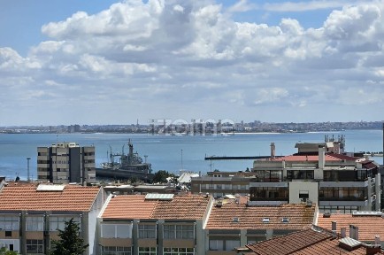 Arrendamento de apartamento T2 na Avenida Professor Egas Moniz, 38