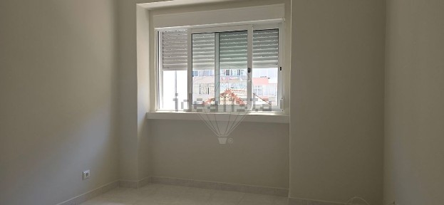 Arrendamento de apartamento T2 na Rua Doutor António José de Almeida