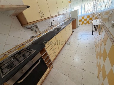 Arrendamento de apartamento T2 na Praceta Gomes Teixeira