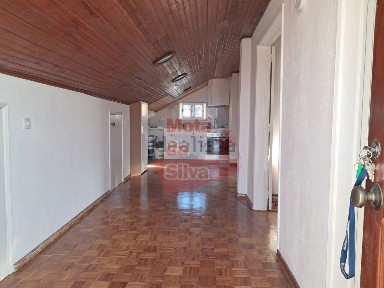 Arrendamento de apartamento T2 no Centro da Quinta do Conde