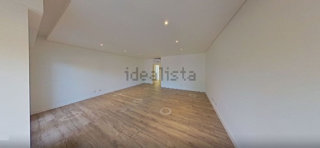 Arrendamento de apartamento T3 na Avenida Fialho Gouveia s/n