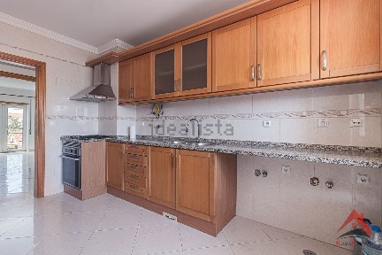 Arrendamento de apartamento T2 no Centro da Quinta do Conde