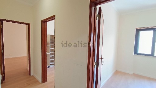 Arrendamento de apartamento T3 na Avenida Bocage, 17
