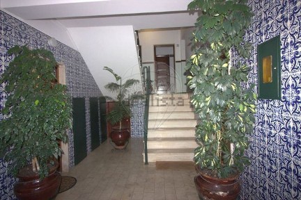 Arrendamento de apartamento T2 no Alto de S. João - Portela - Pinhal de Marrocos