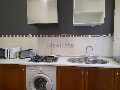 Arrendamento de apartamento T4 na Rua Doutor António José de Almeida, 7