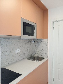 Arrendamento de apartamento T0 na Rua Doutor António José de Almeida, 52