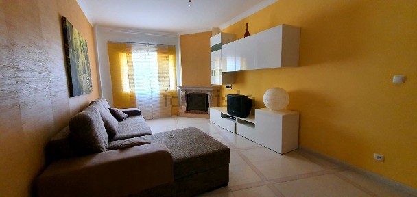 Arrendamento de apartamento T2 na Torre da Marinha
