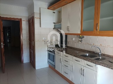Arrendamento de apartamento T3 na Rua Mário Martins, 3 a