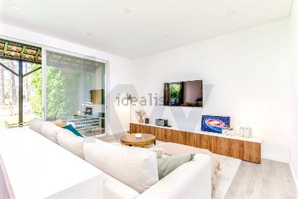 Arrendamento de apartamento T3 na Rua dos Pinheiros, 126