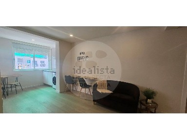 Arrendamento de apartamento T2 na Rua Doutor Luís Teixeira de Macedo e Castro, 12
