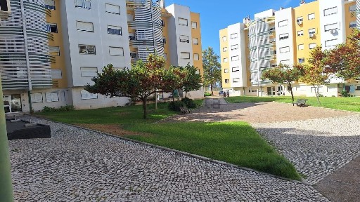 Arrendamento de apartamento T2 na Estrada Municipal 510, Nº 11 Vila Chã 2835-462 Santo António da CharnecaBarreiro Setúbal