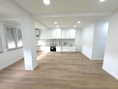 Arrendamento de apartamento T2 na Avenida Luísa Todi, 277