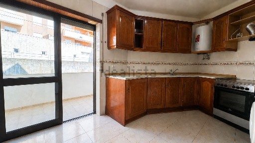 Arrendamento de apartamento T3 na Rua Grota