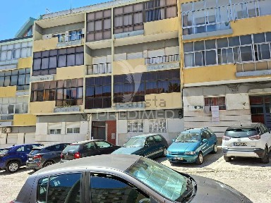 Arrendamento de apartamento T3 no Alto do Seixalinho