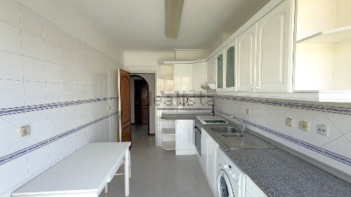 Arrendamento de apartamento T1 na Rua Olivério Serpa