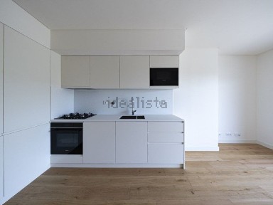 Arrendamento de apartamento T2 na Rua Carlos Paredes