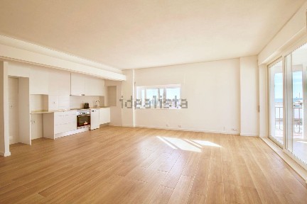 Arrendamento de apartamento T2 na Rua Engenheiro Henrique Mêndia, 28