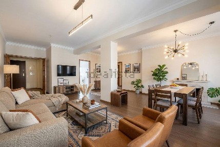 Arrendamento de apartamento T3 na Avenida 22 de Dezembro, 21
