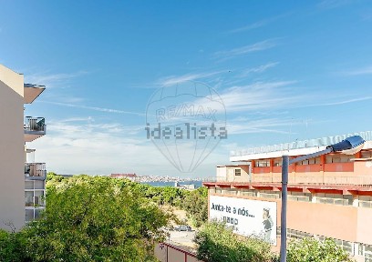 Arrendamento de apartamento T4 na Rua União Piedense