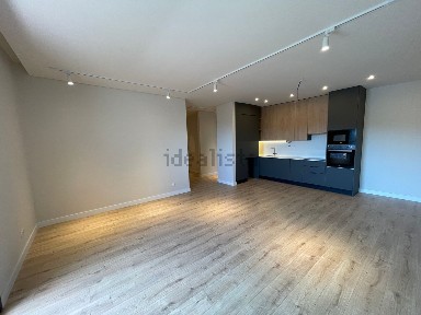 Arrendamento de apartamento T2 na Corredoura - Santana