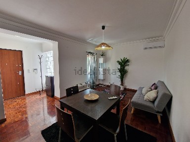 Arrendamento de apartamento T3 na Rua Eugénio Salvador, 49