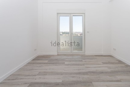 Arrendamento de apartamento T3 na Rua João Luís da Cruz
