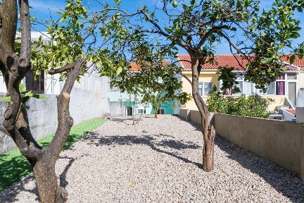 Arrendamento de apartamento T2 na Rua José Estevão Coelho de Magalhães, 21