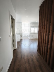 Arrendamento de apartamento T2 na Rua Serpa Pinto