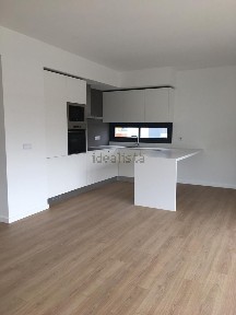 Arrendamento de apartamento T3 na Rua João Gouveia, 3
