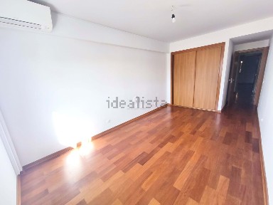 Arrendamento de apartamento T3 na Vila Nogueira de Azeitão