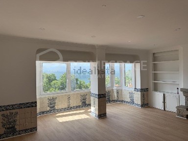 Arrendamento de apartamento T4 no Barreiro