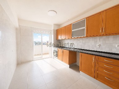 Arrendamento de apartamento T3 no Centro de Sobreda