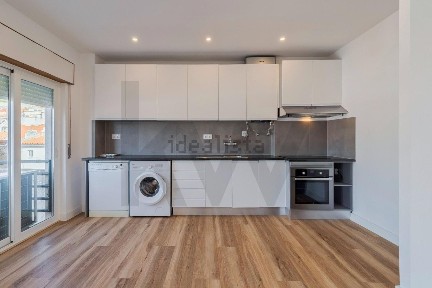 Arrendamento de apartamento T3 na Rua José Adelino dos Santos, 15
