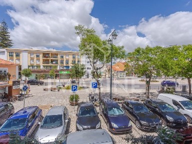 Arrendamento de apartamento T1 na Praça Almirante Reis, 29