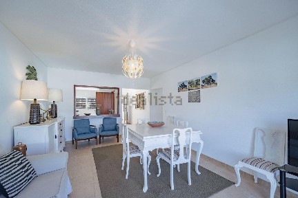 Arrendamento de apartamento T2 na Avenida Pinhal do Arneiro, 4