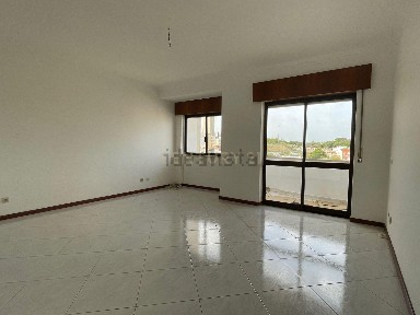 Arrendamento de apartamento T2 na Praceta de Ricardo Jorge, 5 b