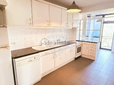 Arrendamento de apartamento T2 na Rua Augusto Marques Bom