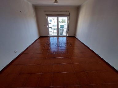 Arrendamento de apartamento T3 na Avenida Doutor Manuel Gaspar de Lemos