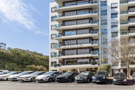 Arrendamento de apartamento T2 na Rua José Afonso, 4