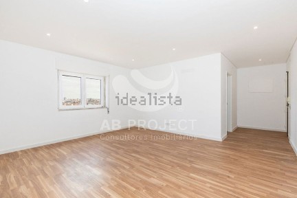 Arrendamento de apartamento T2 na Avenida São Francisco Xavier, 1