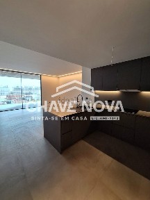 Arrendamento de apartamento T1 na Rua Padre Francisco António Ferreira