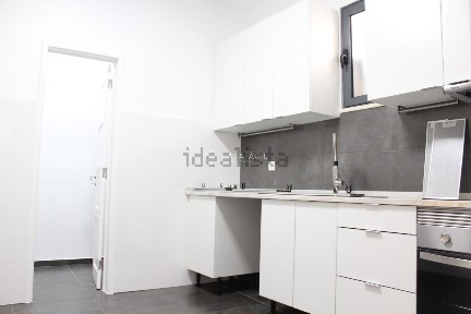 Arrendamento de apartamento T3 no Beco de Santa Luzia, 2