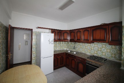 Arrendamento de apartamento T3 na Estrada da Beira