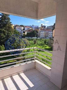 Arrendamento de apartamento T5 na Celas