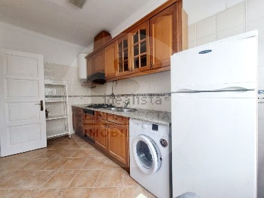 Arrendamento de apartamento T1 na Avenida do Cristo Rei, 30