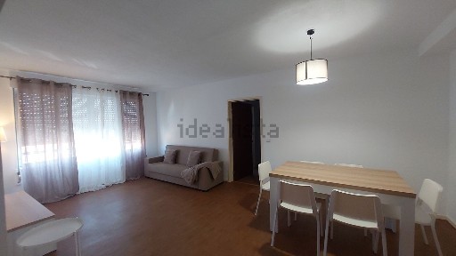 Arrendamento de apartamento T4 na Rua do Mar
