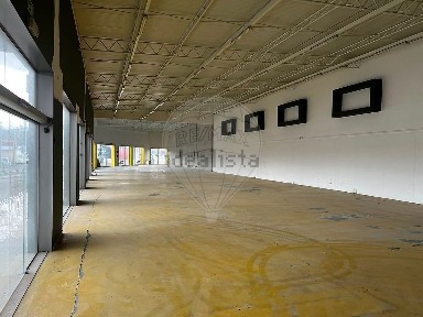 Arrendamento de armazém na Rua das Enxurgueiras